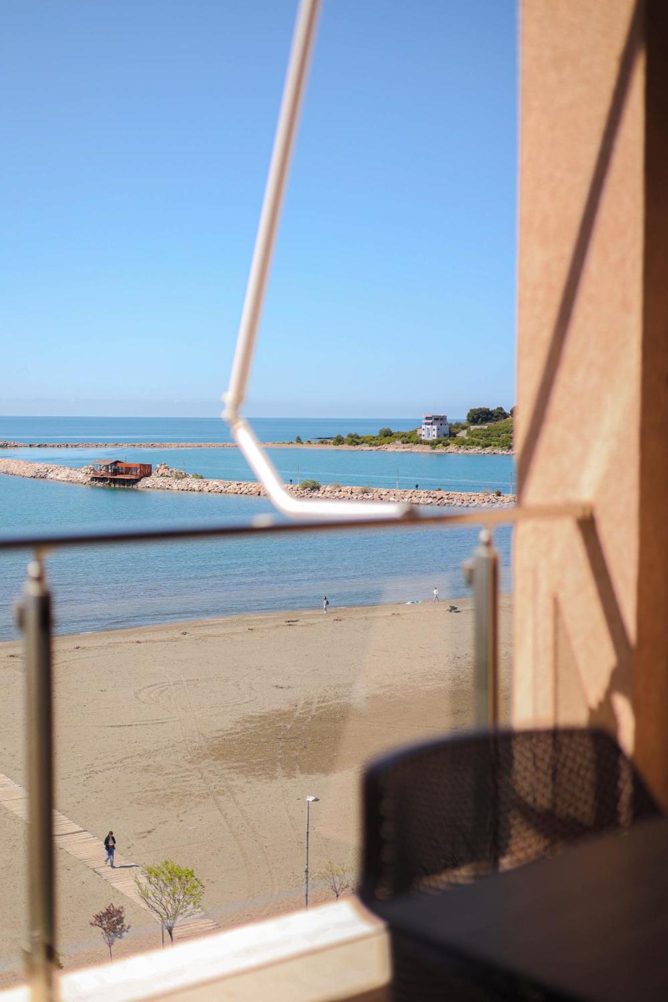 Hotel Frojd - Beach Front Resort Shengjin Exterior photo