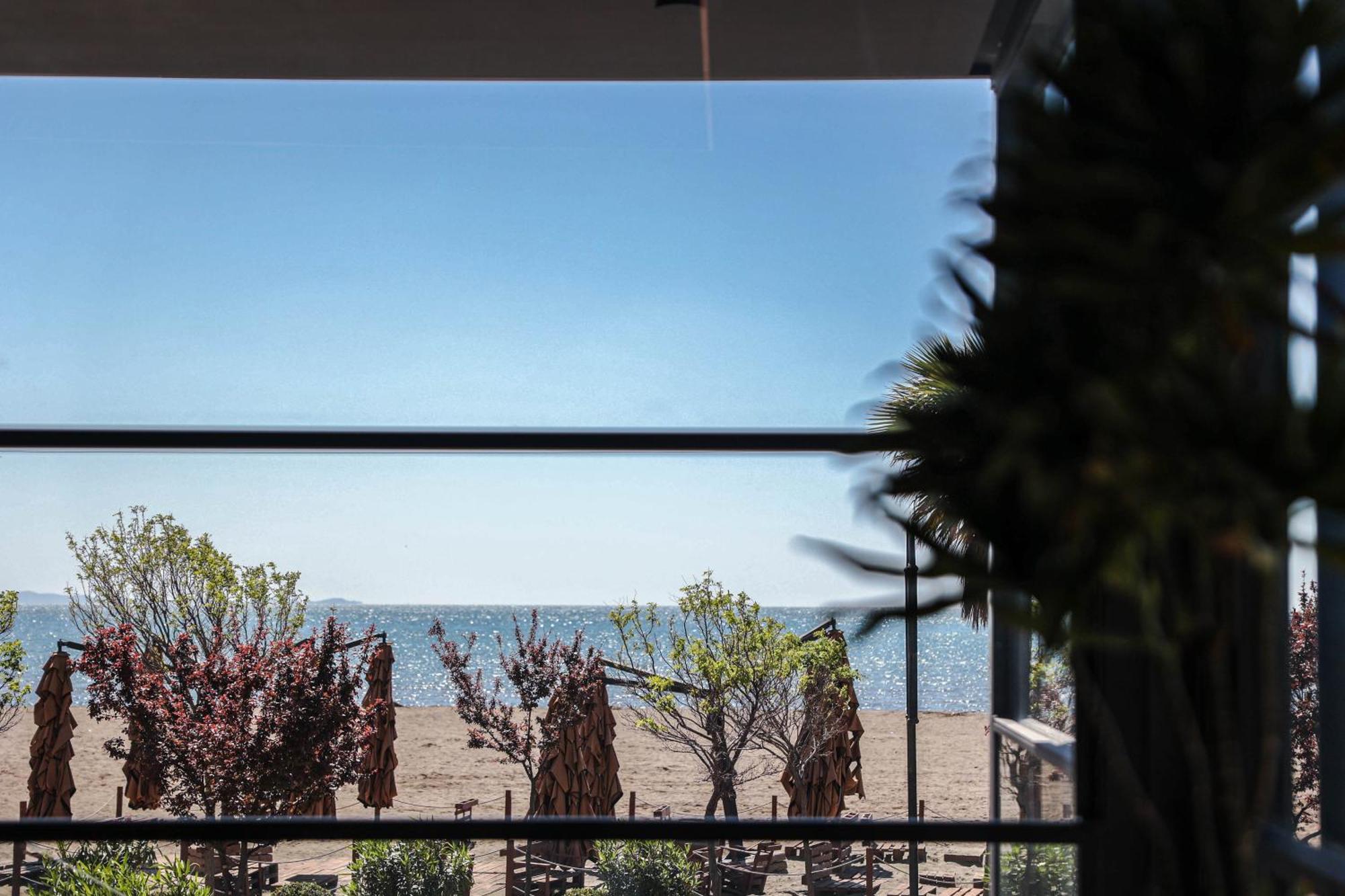 Hotel Frojd - Beach Front Resort Shengjin Exterior photo