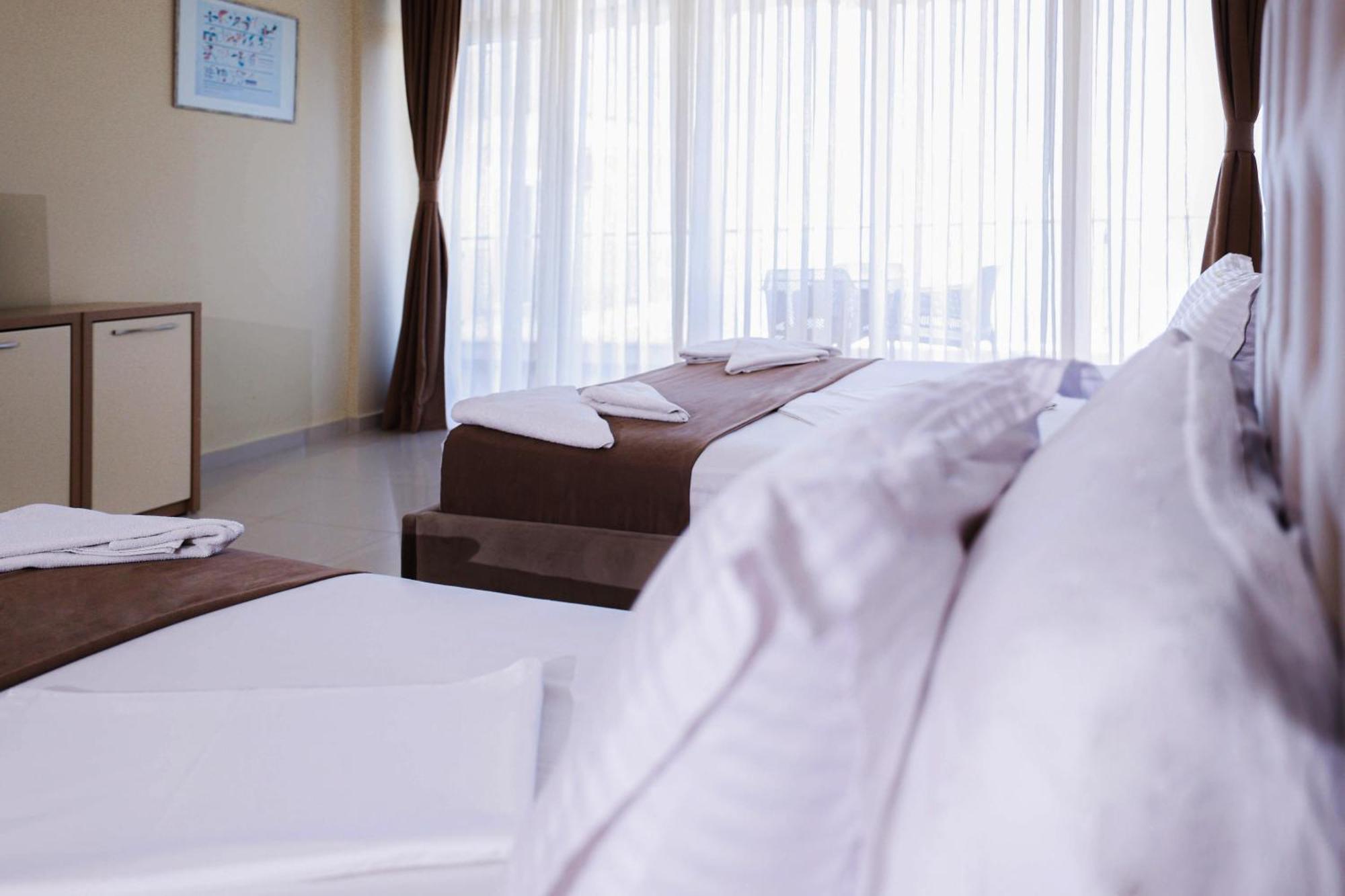 Hotel Frojd - Beach Front Resort Shengjin Exterior photo