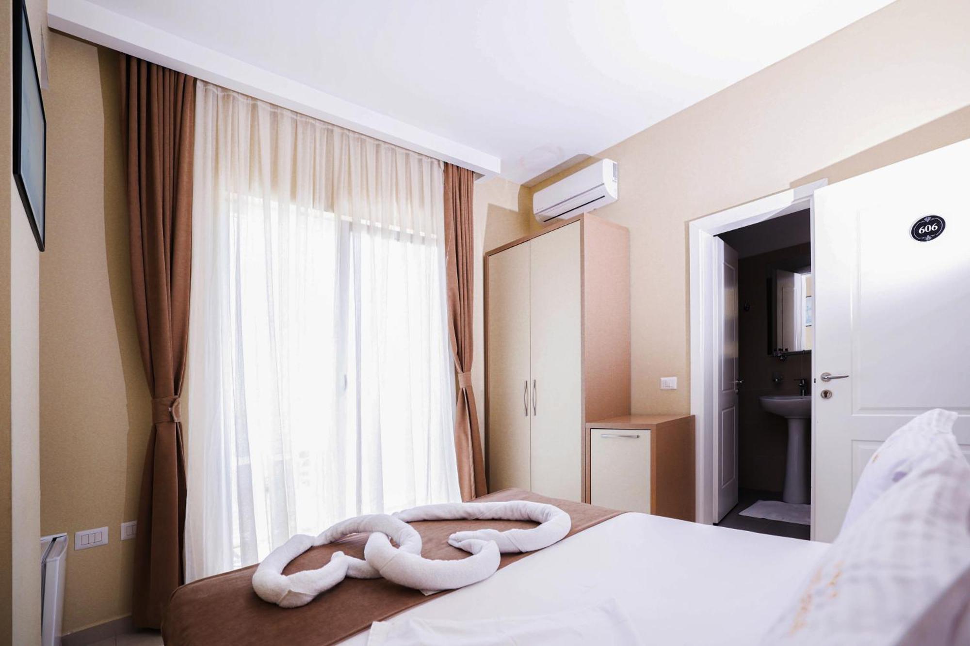 Hotel Frojd - Beach Front Resort Shengjin Exterior photo